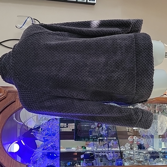 Plush pocketed pullover.  Gray. Small - Picture 2 of 6